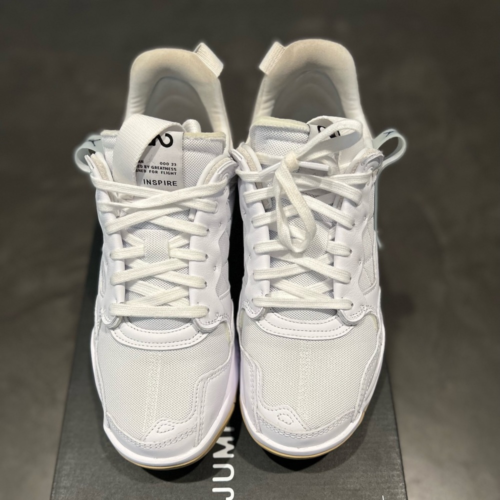 PREOWNED JORDAN MA2 WHITE/BLACK-SESAME SIZE 9.5